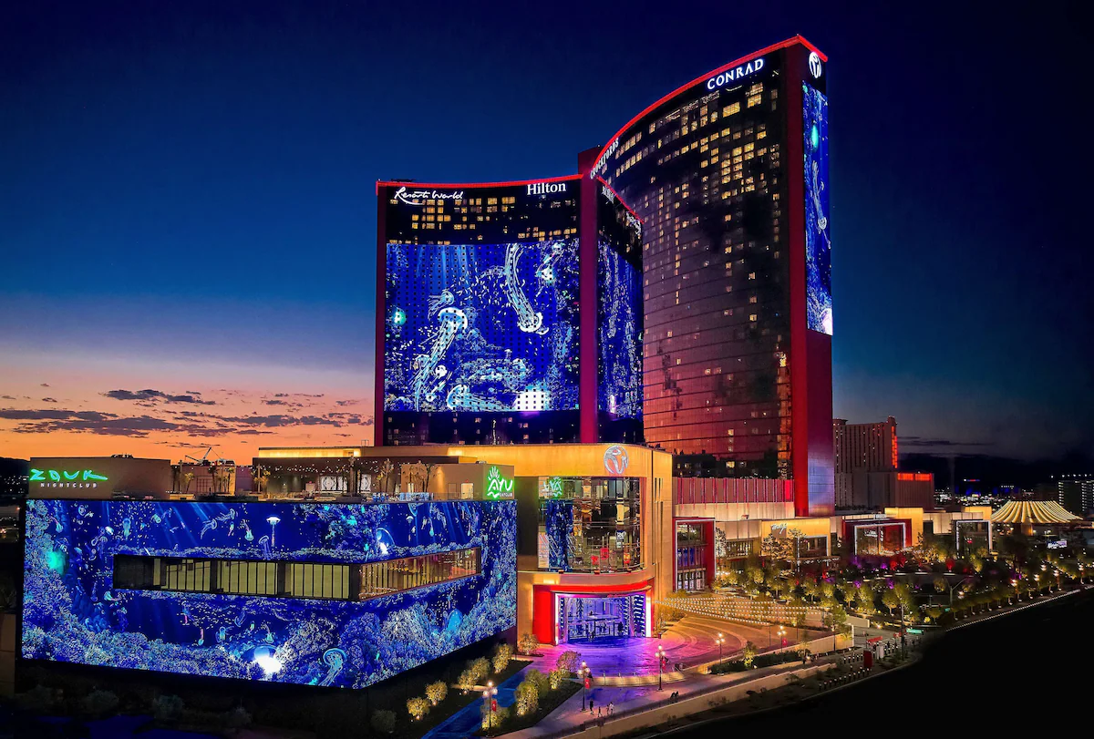 Las Vegas Hilton at Resorts World: Luxury & Comfort